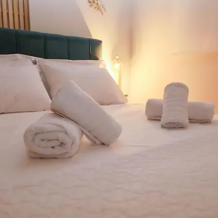 22 With Private Parking Appartement *