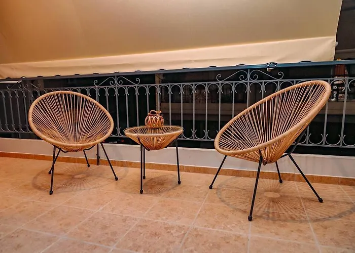 Apartment 22 With Private Parking *